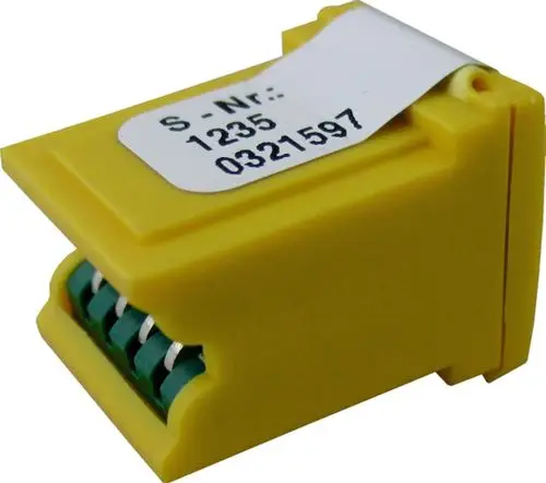 Gelber Parameterstecker mit mehreren Anschlussklemmen, geeignet für spezifische Anwendungen, möglicherweise von der Marke Wolf.